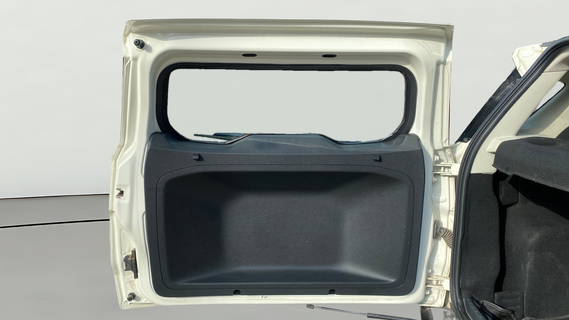View 2020 Ford EcoSport 1.5 TDCi Diesel Ambiente BS IV Image 16 Used 2020 Ford EcoSport 1.5 TDCi Diesel Ambiente BS IV Image 16