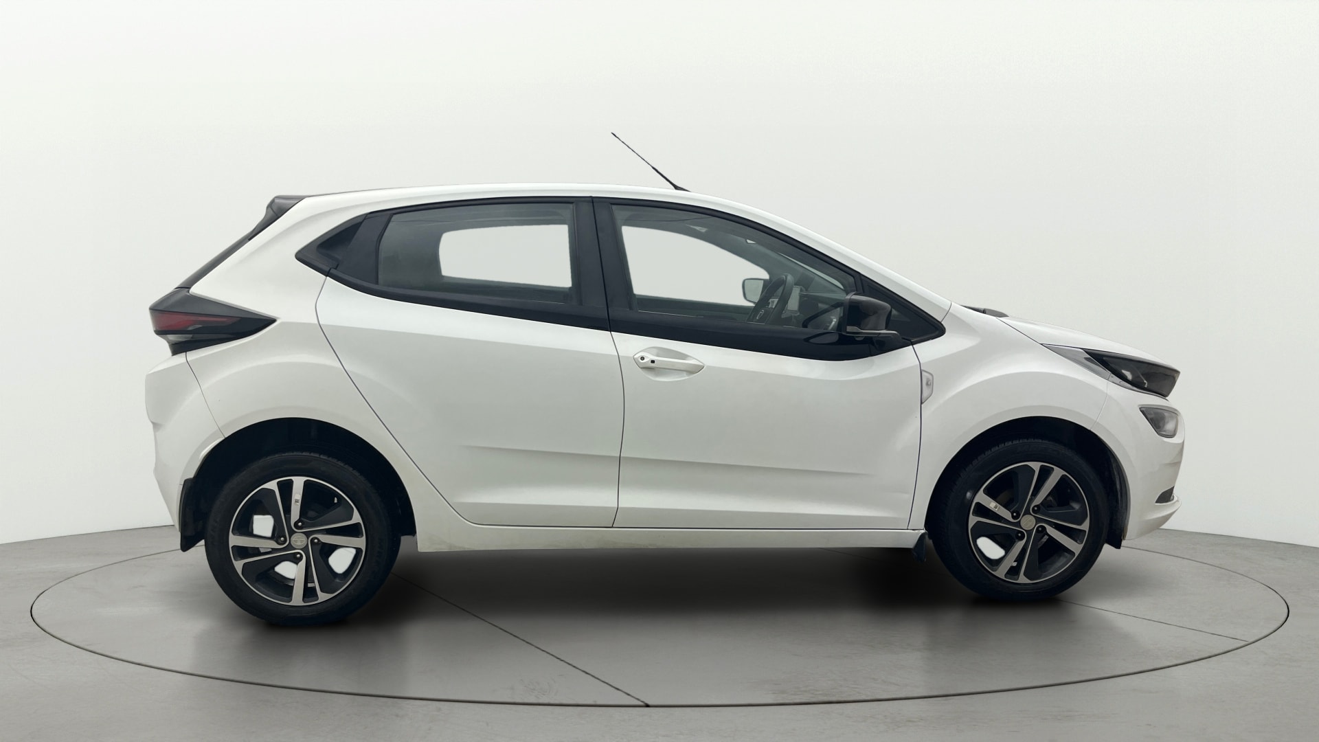 View 2020 Tata Altroz XZ Petrol Image 9 Used 2020 Tata Altroz XZ Petrol Image 9
