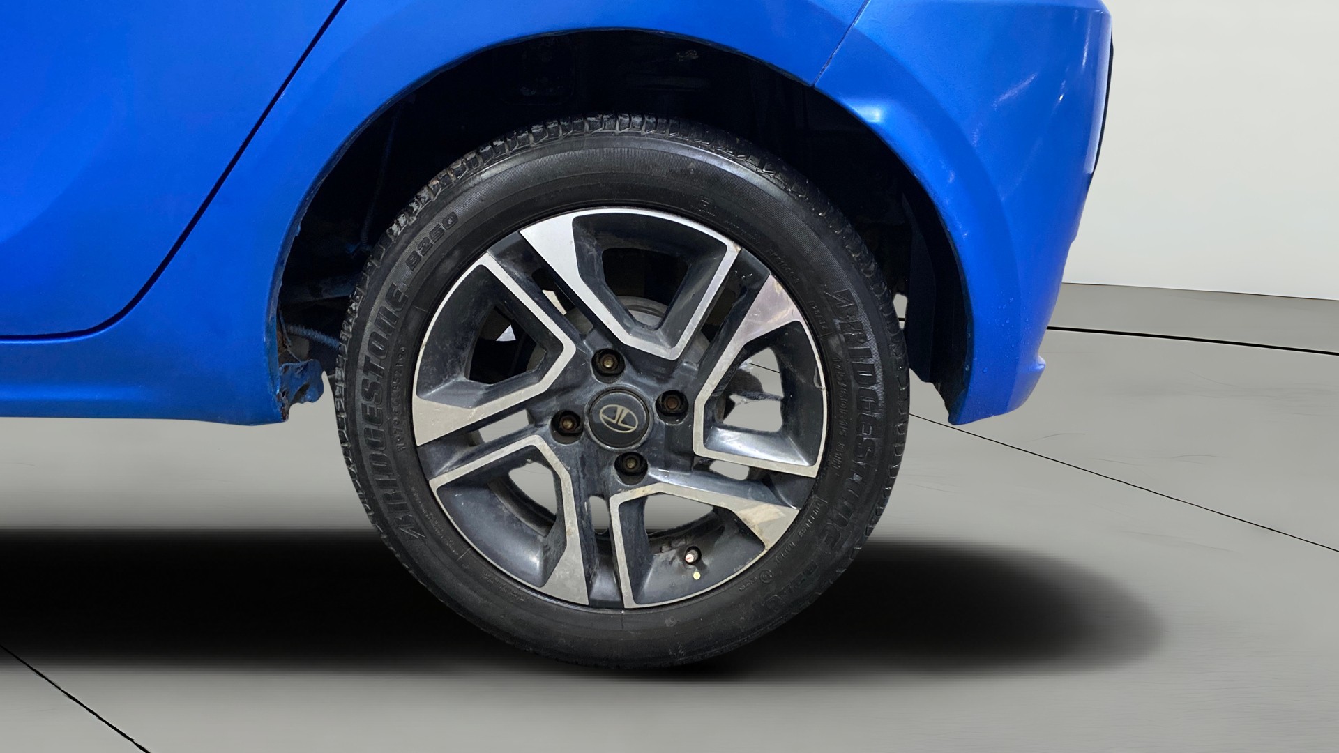 View 2020 Tata Tiago Revotorq XB Image 11 Used 2020 Tata Tiago Revotorq XB Image 11