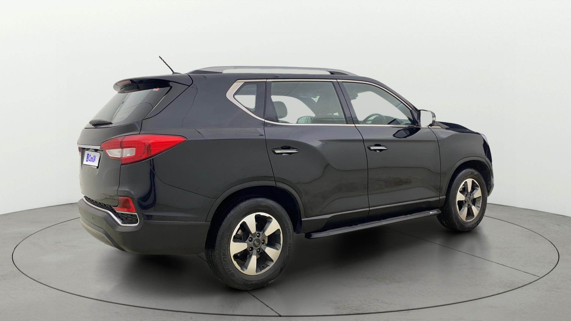 Used 2022 Mahindra Alturas G4 Used 2022 Mahindra Alturas G4