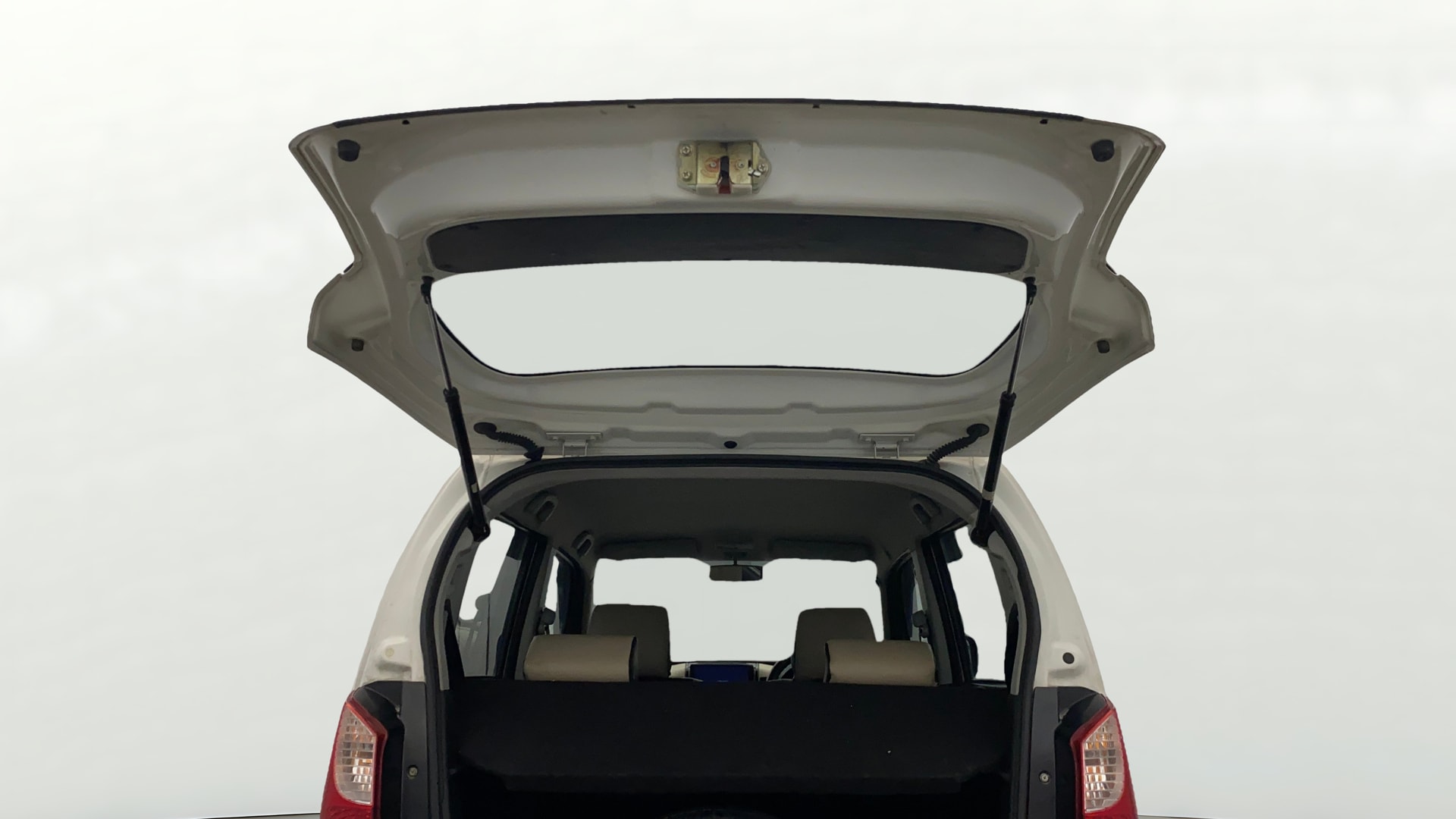 View 2019 Maruti Suzuki 1000 Base Variant Image 16 Used 2019 Maruti Suzuki 1000 Base Variant Image 16