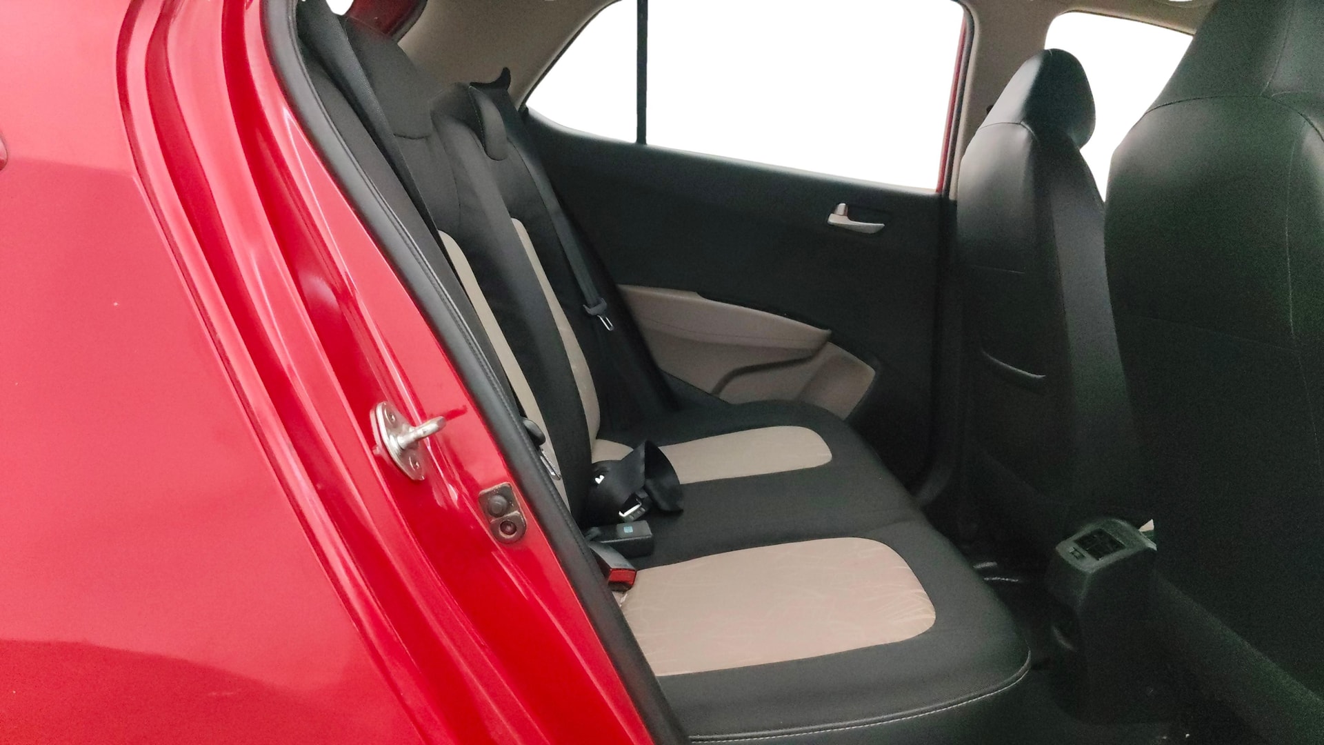 View 2017 Hyundai Grand i10 1.2 Sportz(O) Petrol Image 29 Used 2017 Hyundai Grand i10 1.2 Sportz(O) Petrol Image 29
