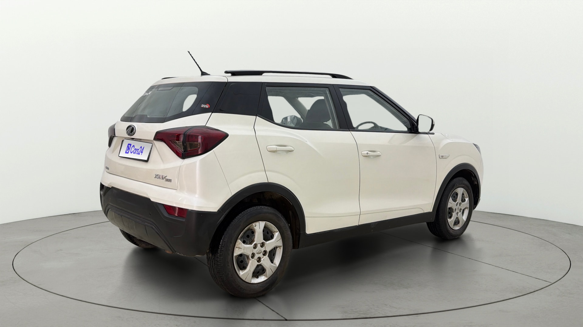 View 2022 Mahindra XUV300 W4 Petrol BS IV Image 42 Used 2022 Mahindra XUV300 W4 Petrol BS IV Image 42