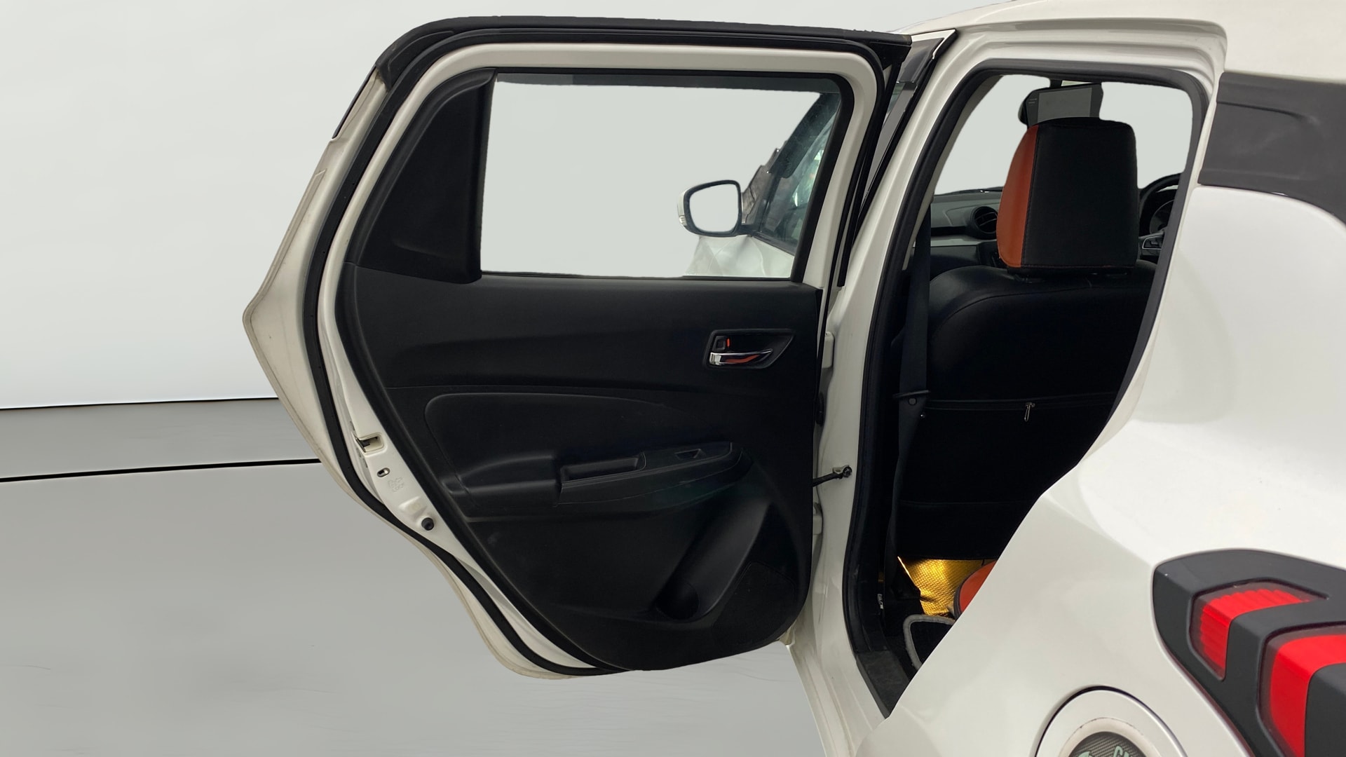 View 2019 Maruti Suzuki 1000 Base Variant Image 22 Used 2019 Maruti Suzuki 1000 Base Variant Image 22