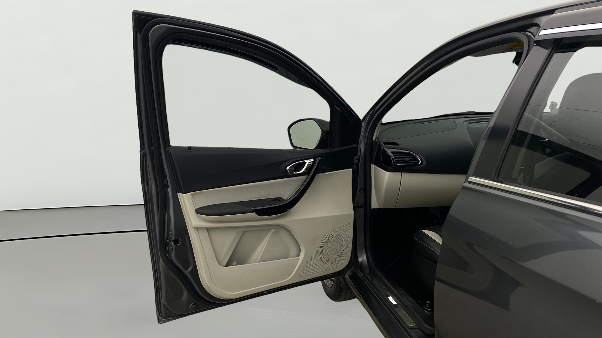 View 2022 Tata Tigor XE Diesel Image 31 Used 2022 Tata Tigor XE Diesel Image 31
