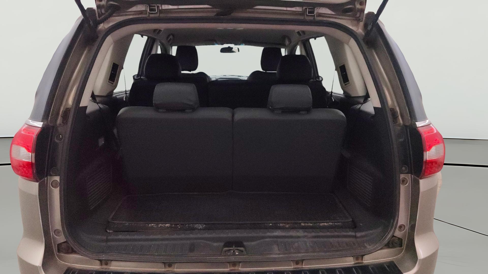 View 2017 Tata Hexa XM 4X2 Image 37 Used 2017 Tata Hexa XM 4X2 Image 37
