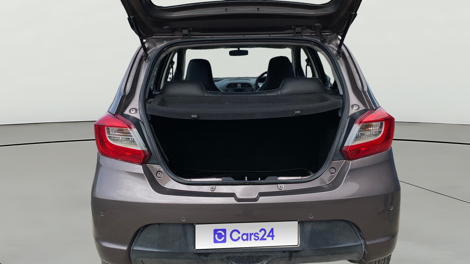 View 2017 Tata Tiago Revotorq XB Image 36 Used 2017 Tata Tiago Revotorq XB Image 36