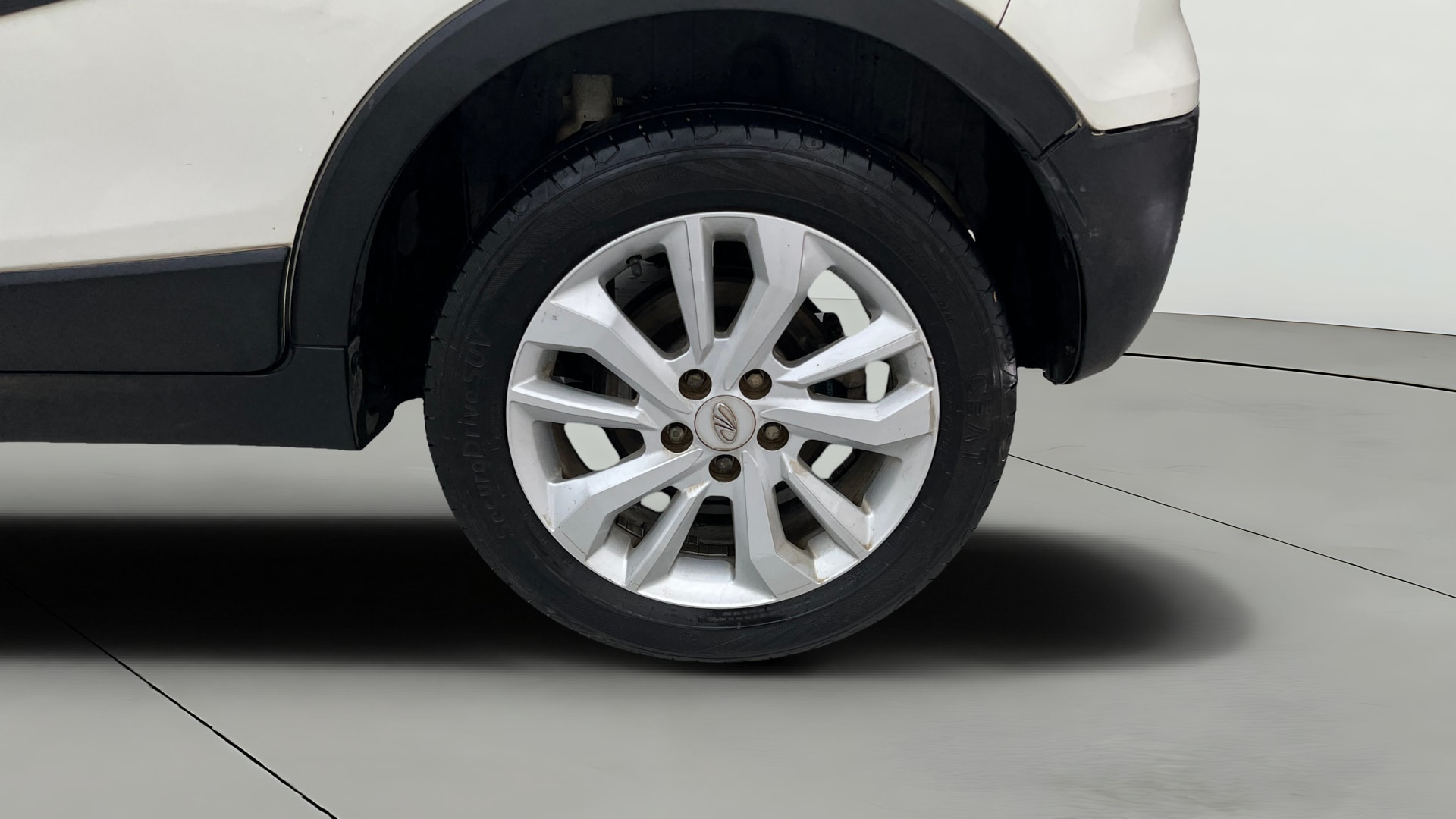View 2021 Mahindra XUV300 W4 Petrol BS IV Image 12 Used 2021 Mahindra XUV300 W4 Petrol BS IV Image 12