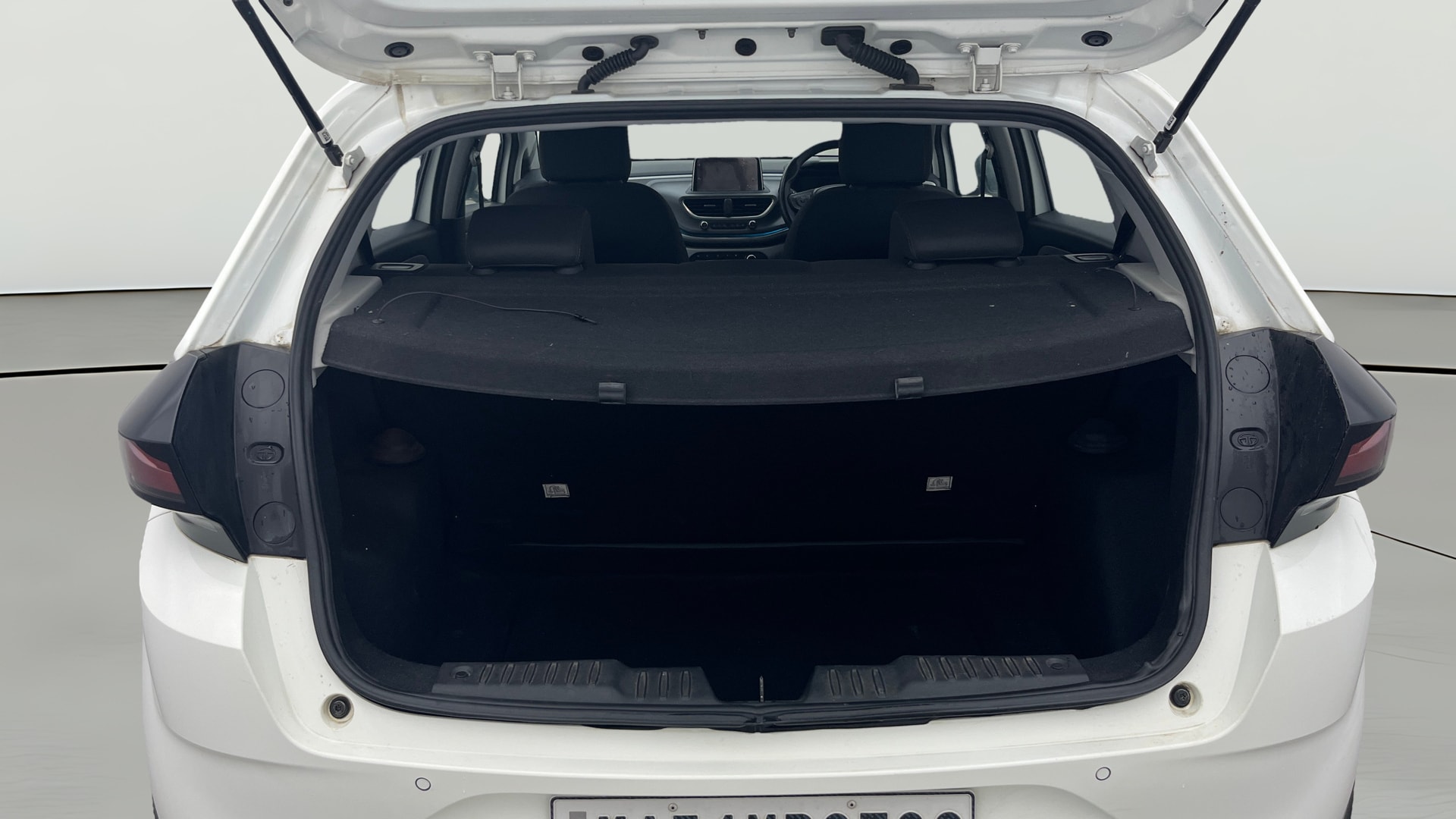 View 2020 Tata Altroz XZ Petrol Image 39 Used 2020 Tata Altroz XZ Petrol Image 39