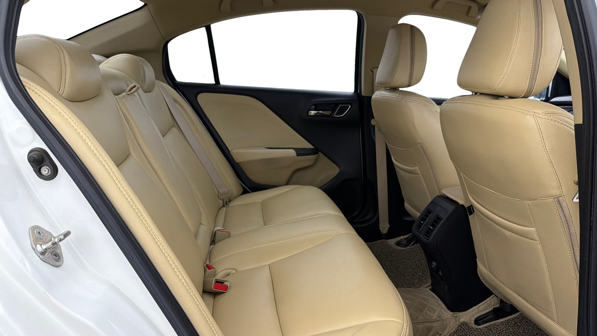 View 2022 Honda City ZX MT Diesel Anniversary Edition Image 30 Used 2022 Honda City ZX MT Diesel Anniversary Edition Image 30