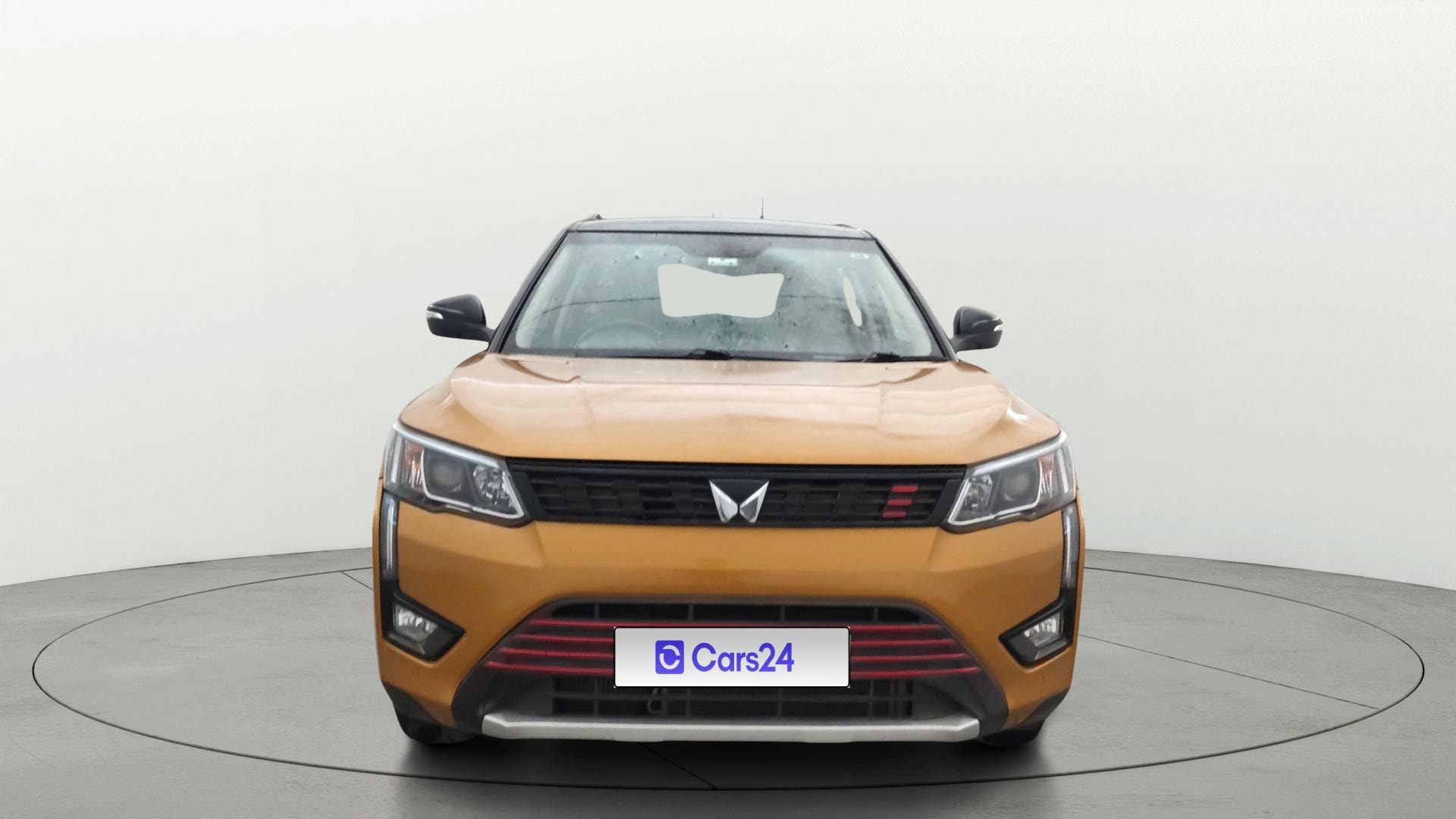 View 2025 Mahindra XUV300 W4 Petrol BS IV Image 1 Used 2025 Mahindra XUV300 W4 Petrol BS IV Image 1