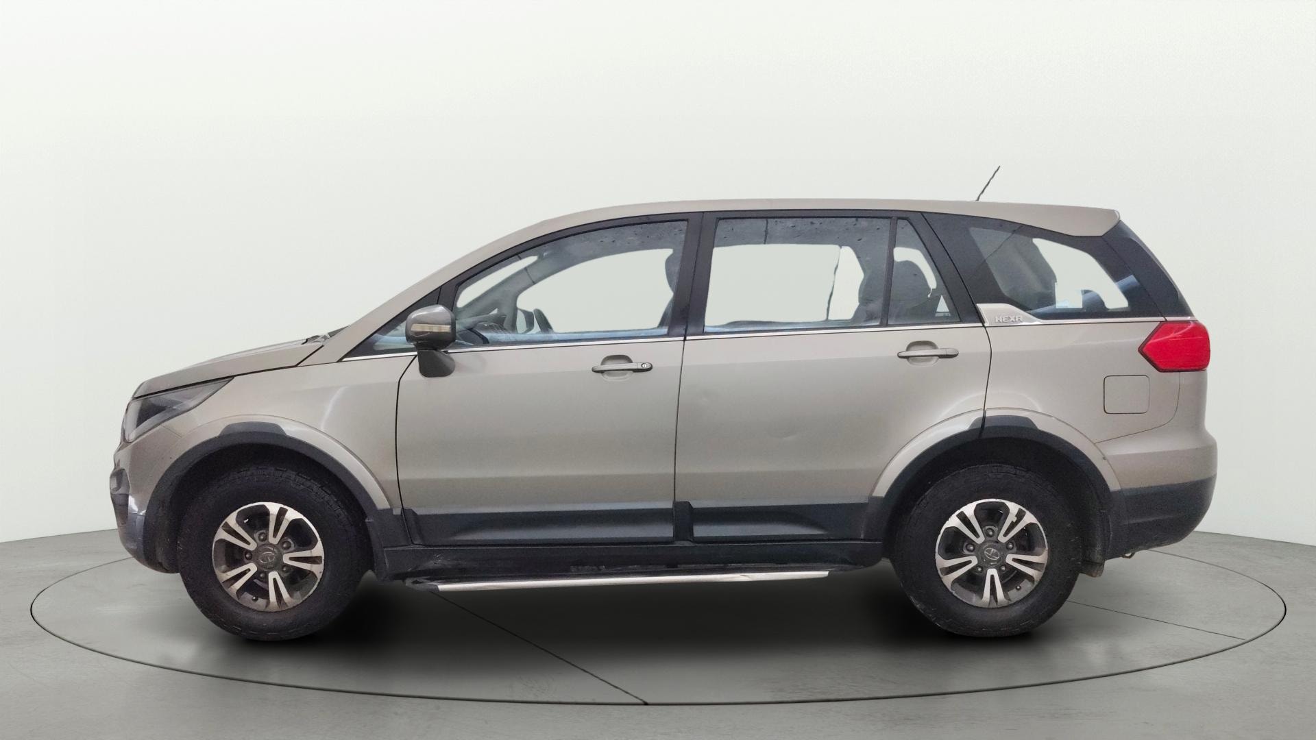 View 2017 Tata Hexa XM 4X2 Image 5 Used 2017 Tata Hexa XM 4X2 Image 5