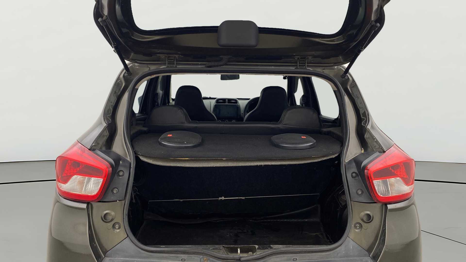 View 2017 Renault Kwid RXT 1.0 Image 37 Used 2017 Renault Kwid RXT 1.0 Image 37