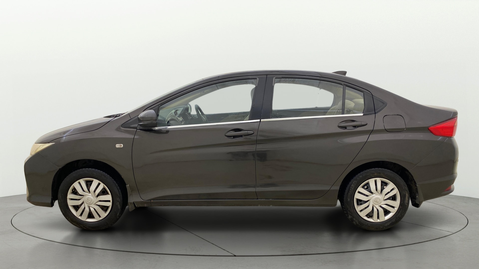 View 2015 Honda City ZX MT Diesel Anniversary Edition Image 6 Used 2015 Honda City ZX MT Diesel Anniversary Edition Image 6