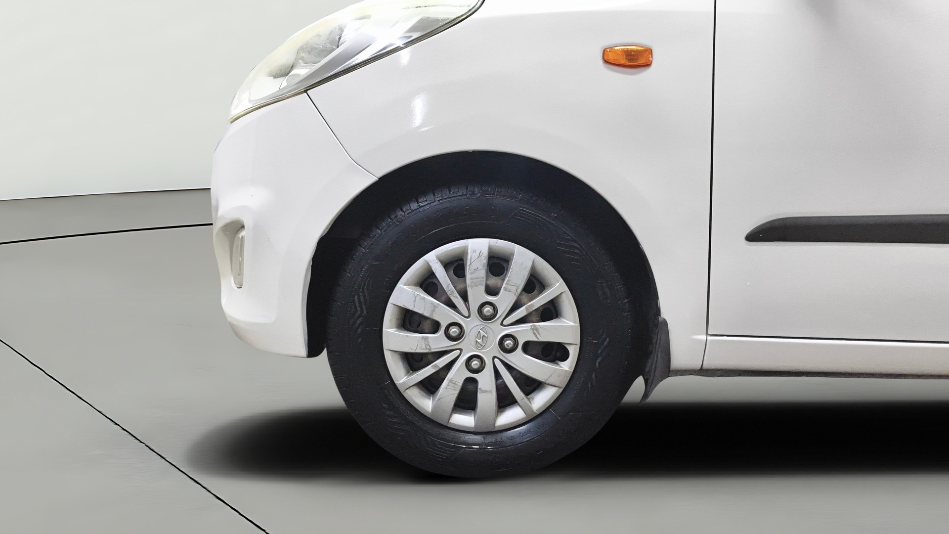 View 2015 Hyundai i10 1.2 Asta MT Image 27 Used 2015 Hyundai i10 1.2 Asta MT Image 27