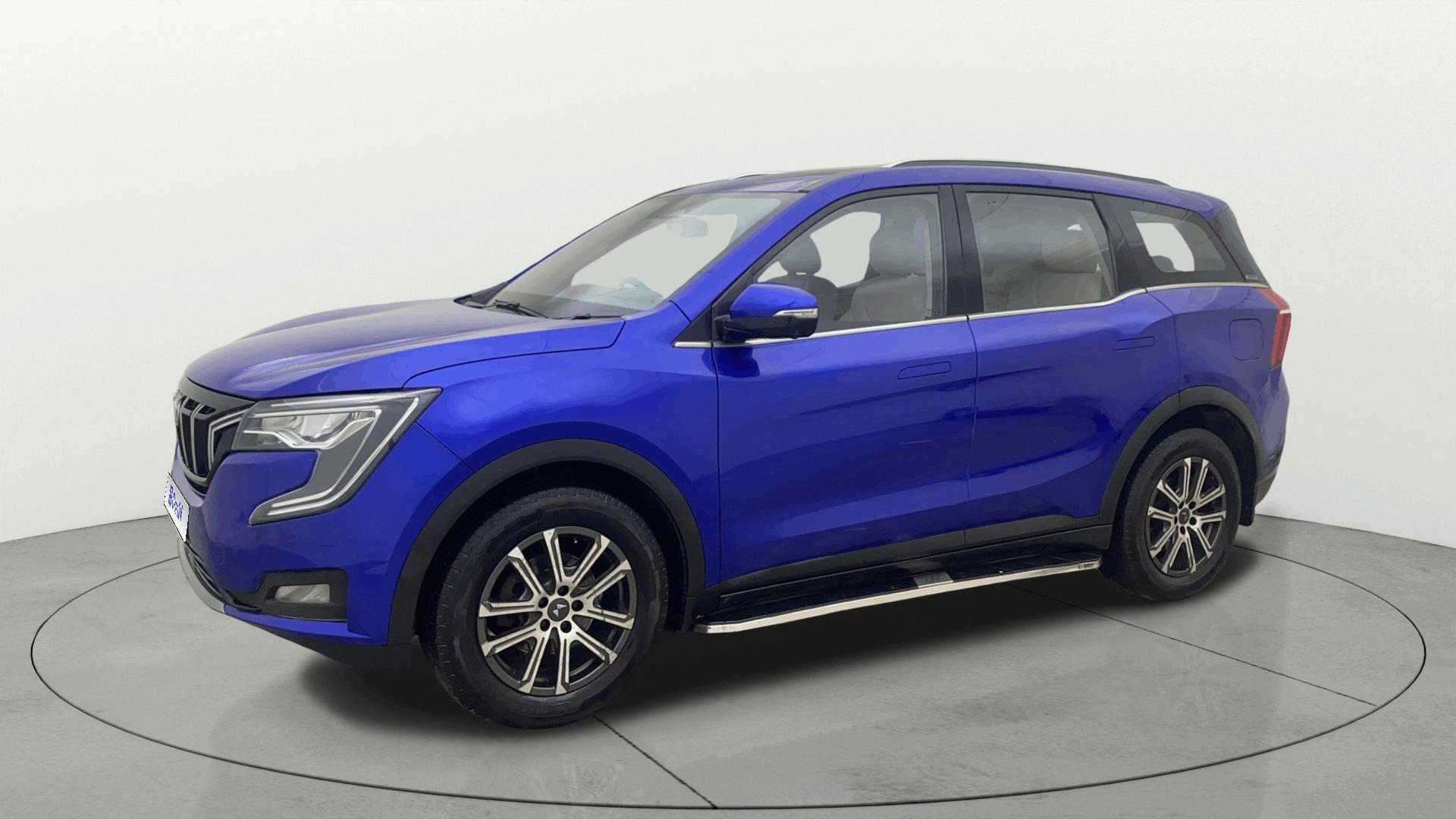 View 2022 Mahindra XUV700 MX Petrol 5 STR Image 23 Used 2022 Mahindra XUV700 MX Petrol 5 STR Image 23