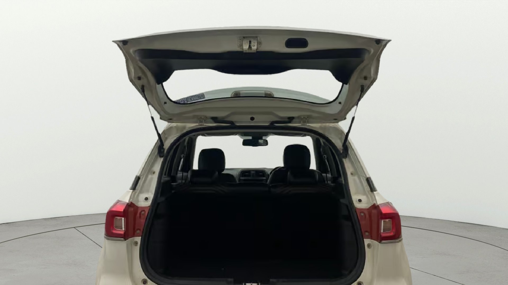 View 2022 Toyota Urban Cruiser Premium AT Image 41 Used 2022 Toyota Urban Cruiser Premium AT Image 41