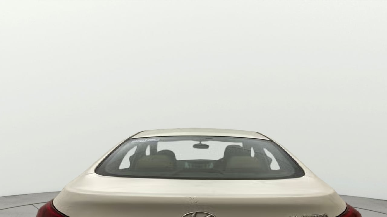 View 2013 Hyundai Elantra 1.6 CRDi S Image 5 Used 2013 Hyundai Elantra 1.6 CRDi S Image 5