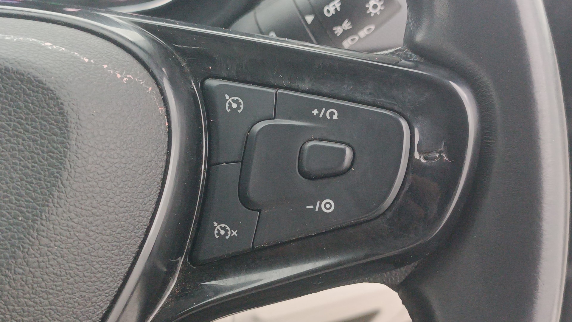 View 2021 Tata Nexon Revotron XE Image 3 Used 2021 Tata Nexon Revotron XE Image 3