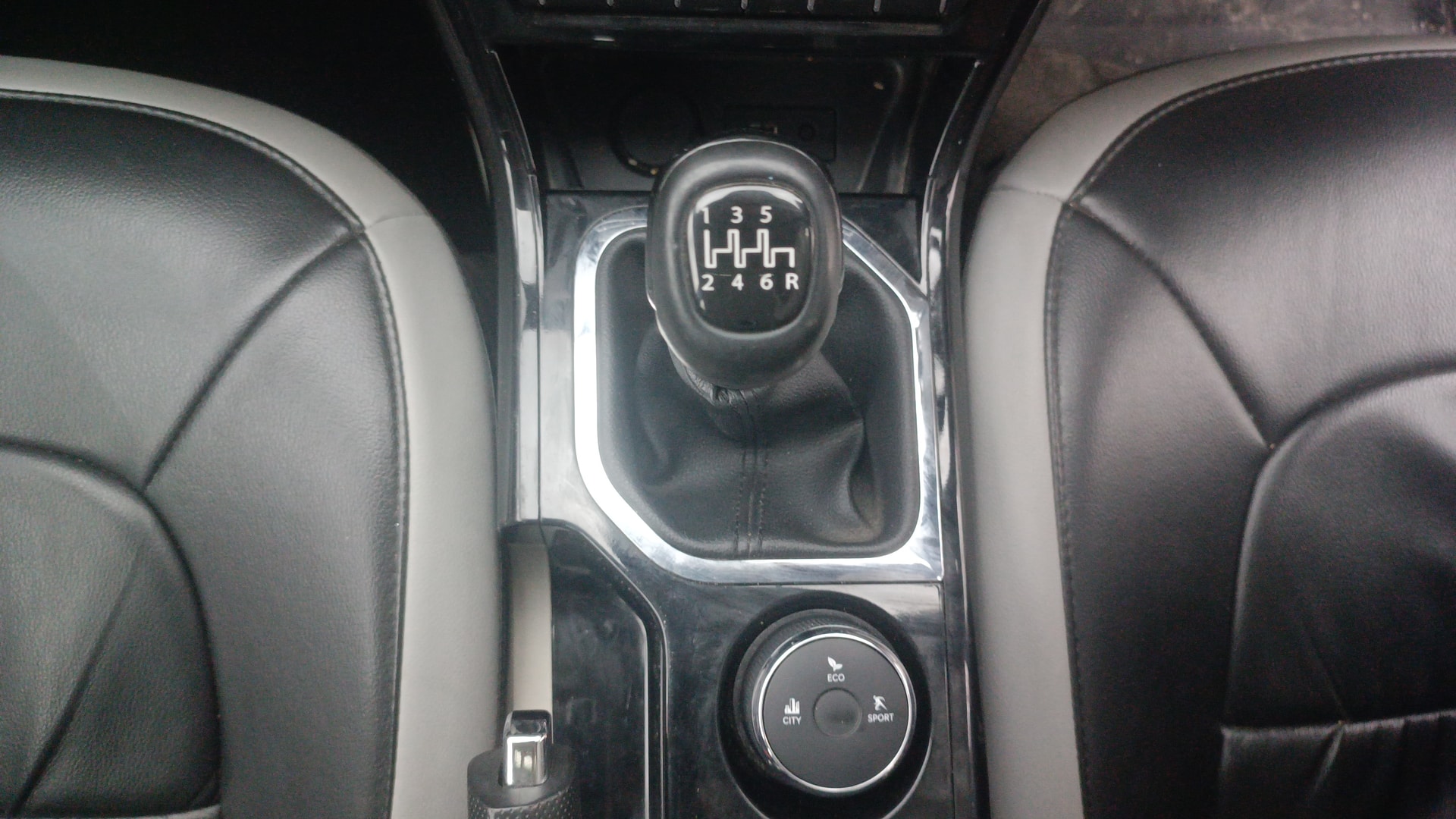 View 2021 Tata Nexon Revotron XE Image 43 Used 2021 Tata Nexon Revotron XE Image 43