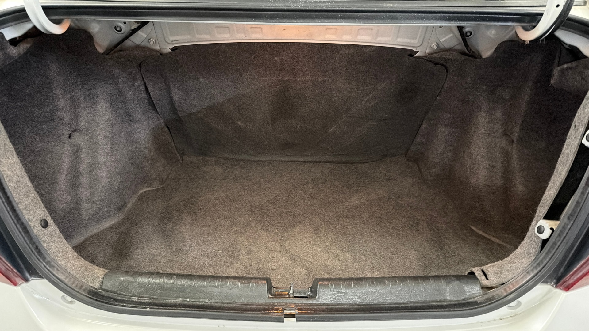 View 2016 Honda Amaze E MT Petrol BS IV Image 10 Used 2016 Honda Amaze E MT Petrol BS IV Image 10