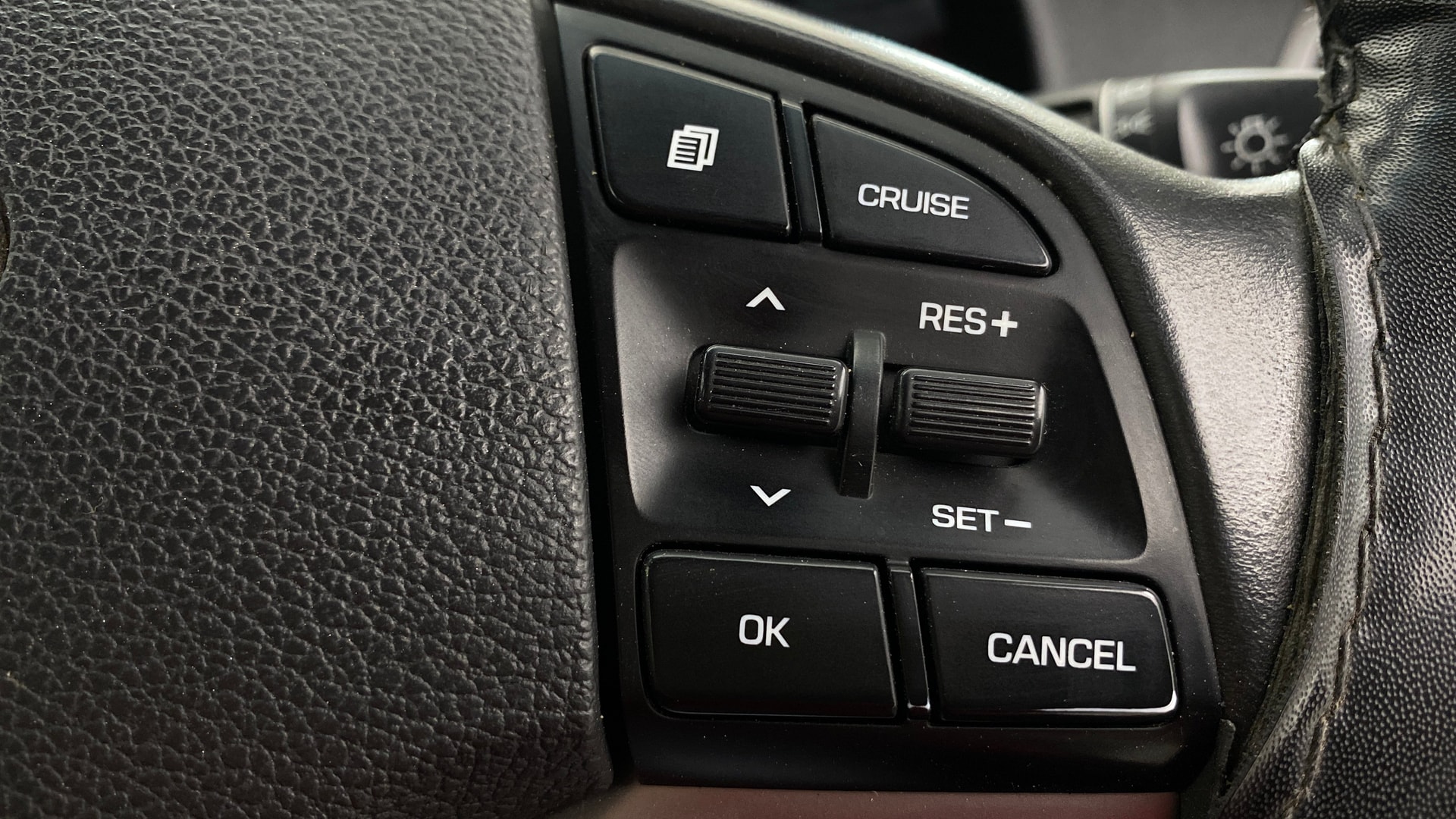View 2019 Hyundai Tucson R 2.0 6-Speed Automatic GL BS IV Image 3 Used 2019 Hyundai Tucson R 2.0 6-Speed Automatic GL BS IV Image 3