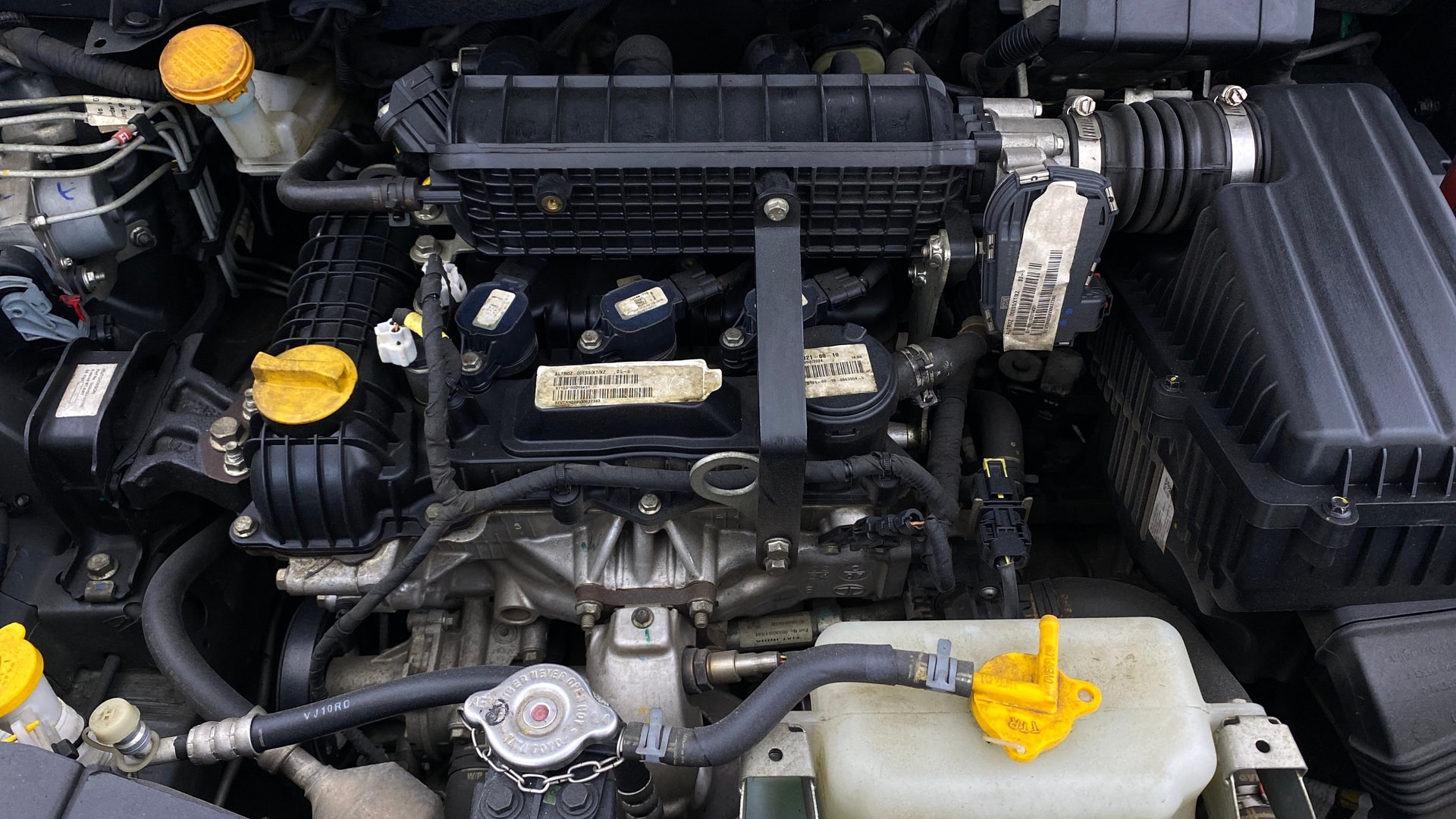 View 2024 Tata Altroz XZ Petrol Image 43 Used 2024 Tata Altroz XZ Petrol Image 43