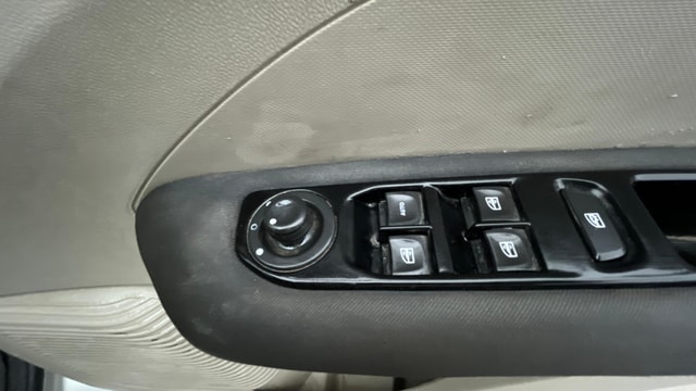 View Renault Triber Image 39 Used Renault Triber Image 39