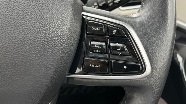 View Mahindra XUV700 Image 3 Used Mahindra XUV700 Image 3