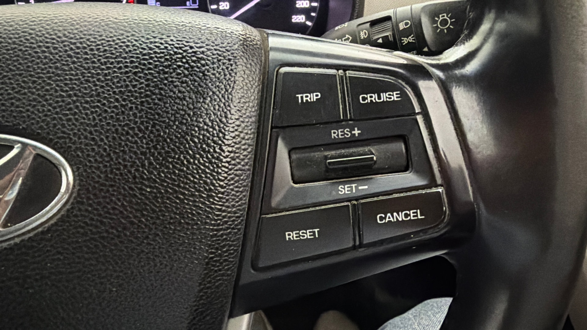 View 2018 Hyundai Creta SX 1.6 Petrol Image 3 Used 2018 Hyundai Creta SX 1.6 Petrol Image 3