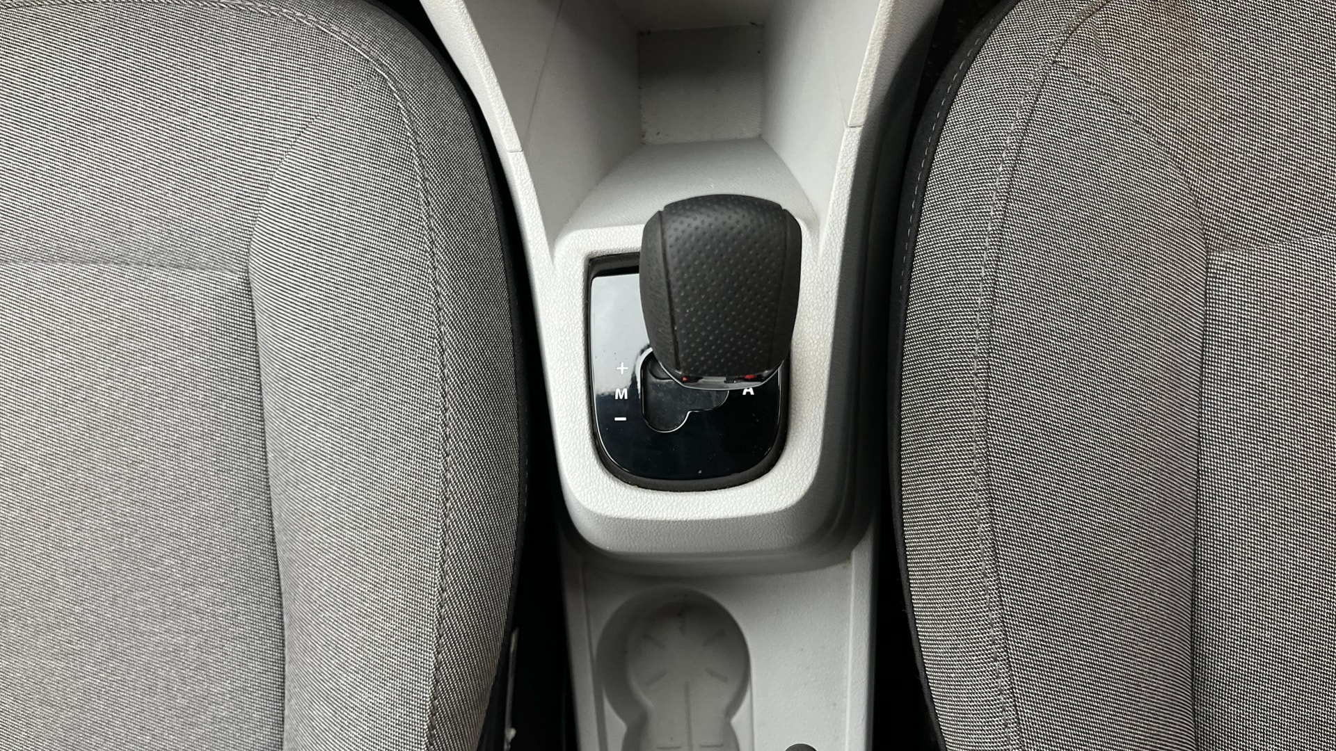 View 2025 Tata Tiago Revotorq XB Image 39 Used 2025 Tata Tiago Revotorq XB Image 39