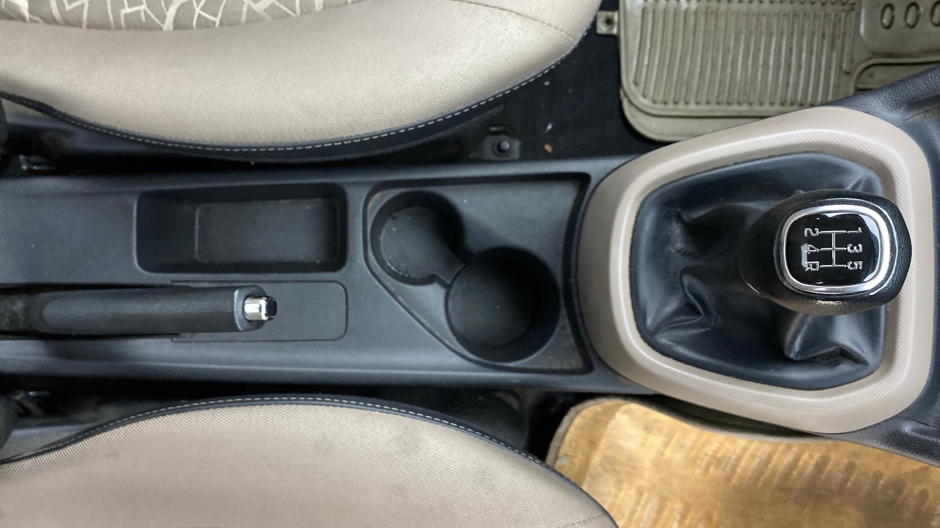 View 2015 Hyundai Xcent S Petrol Image 37 Used 2015 Hyundai Xcent S Petrol Image 37