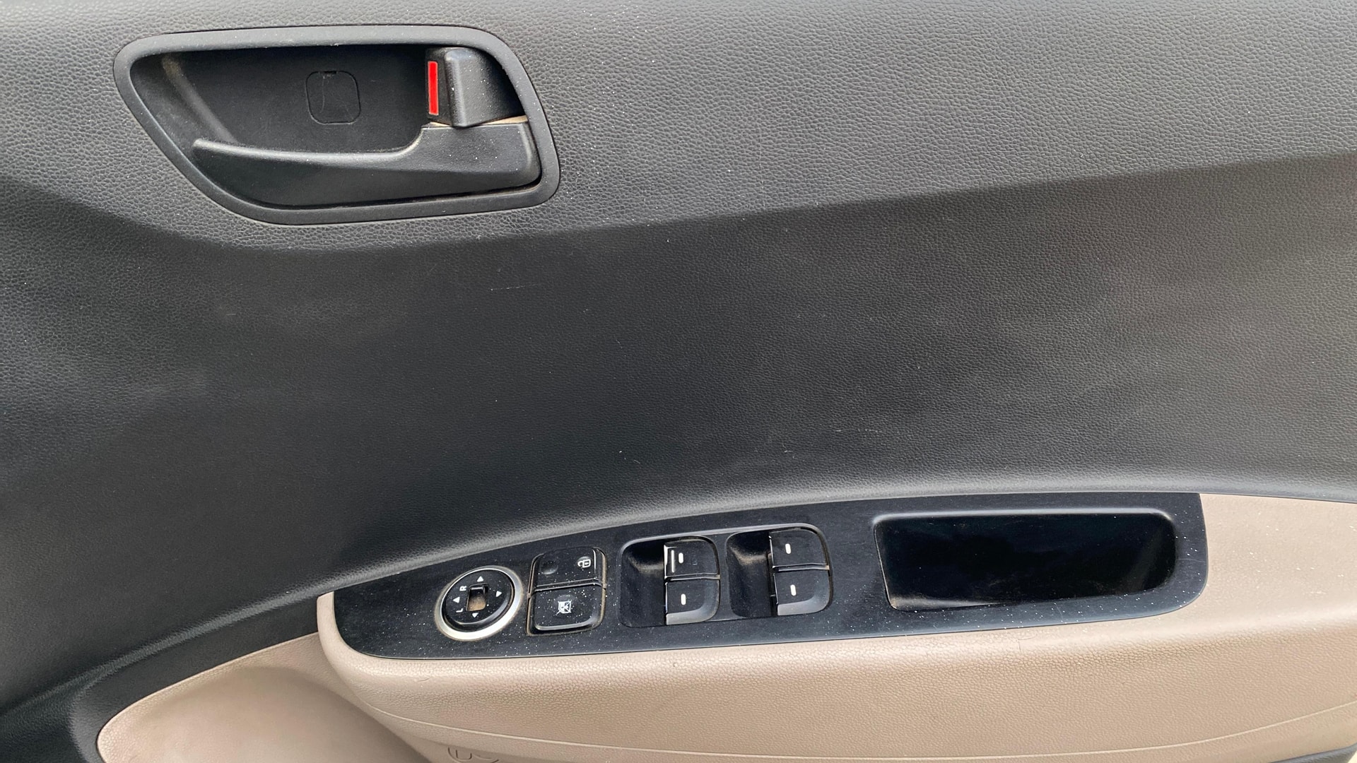 View 2015 Hyundai Grand i10 Magna 1.2 Kappa VTVT Image 32 Used 2015 Hyundai Grand i10 Magna 1.2 Kappa VTVT Image 32