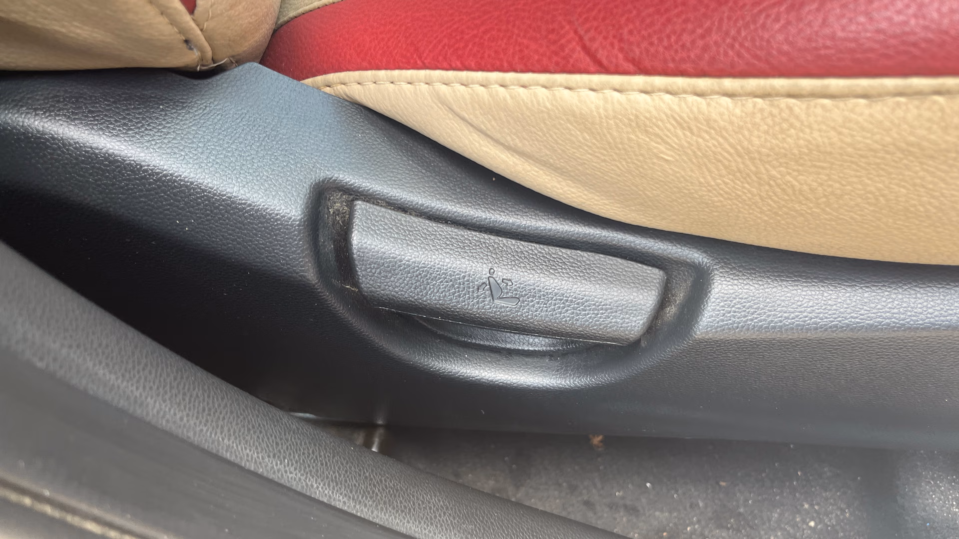 View 2016 Hyundai Grand i10 1.2 Magna Petrol AT Image 10 Used 2016 Hyundai Grand i10 1.2 Magna Petrol AT Image 10