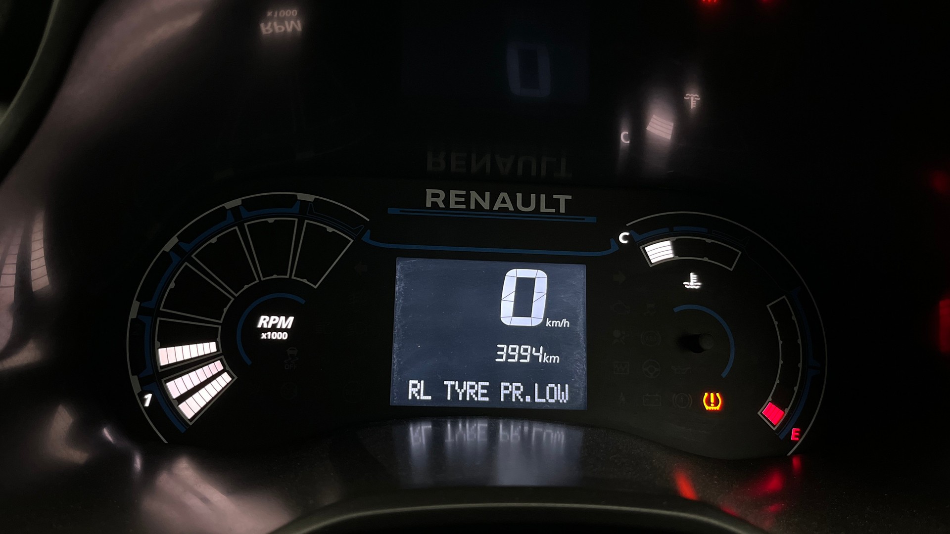 View 2023 Renault Triber RXE Image 20 Used 2023 Renault Triber RXE Image 20