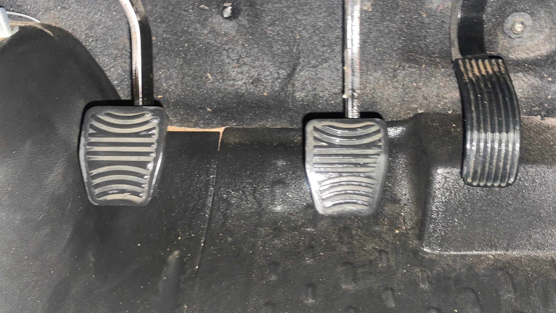 View 2023 Mahindra Thar AX Standard Manual Soft Top 6 Seater Image 9 Used 2023 Mahindra Thar AX Standard Manual Soft Top 6 Seater Image 9