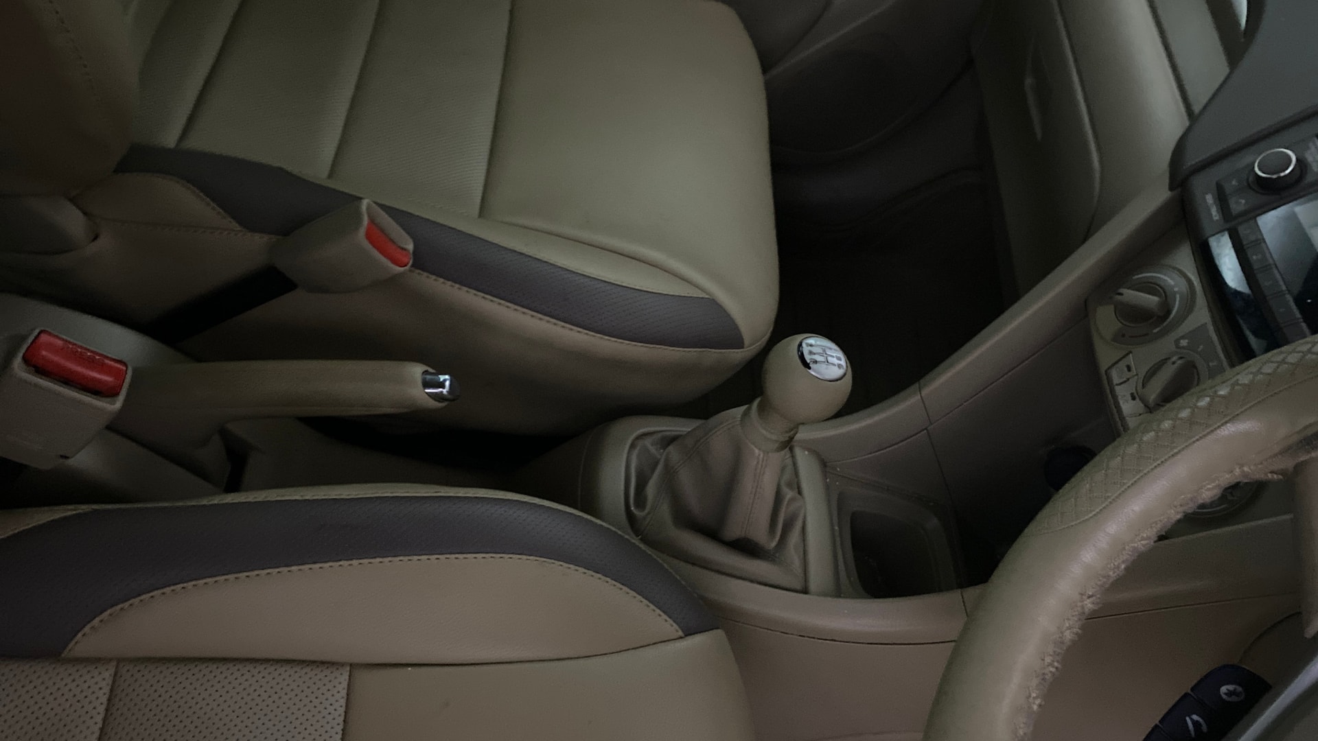 View 2018 Maruti Suzuki 1000 Base Variant Image 39 Used 2018 Maruti Suzuki 1000 Base Variant Image 39