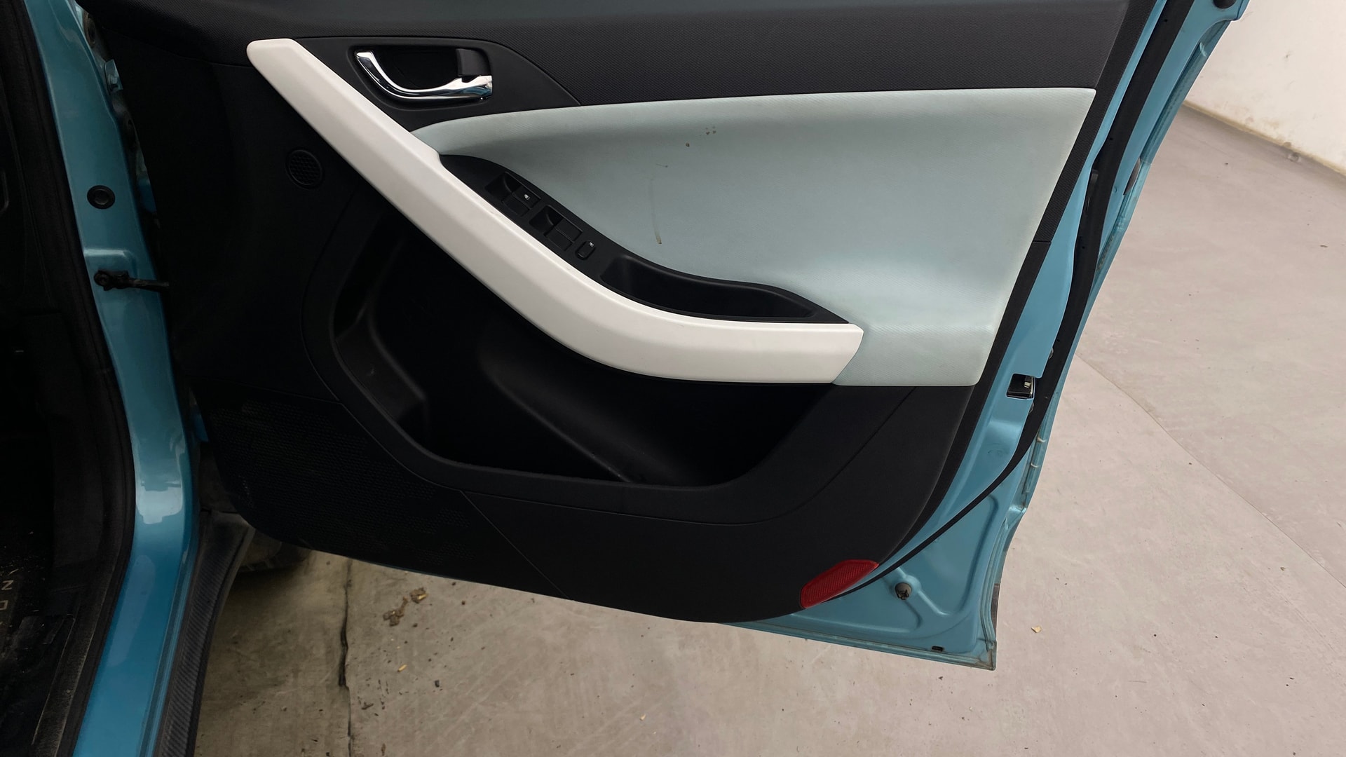 View 2024 Tata Nexon Revotron XE Image 35 Used 2024 Tata Nexon Revotron XE Image 35