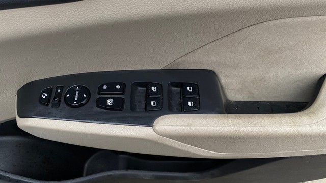 View Hyundai Verna Image 41 Used Hyundai Verna Image 41