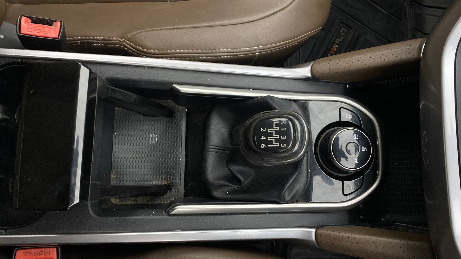 View 2022 Tata Harrier XE Image 42 Used 2022 Tata Harrier XE Image 42