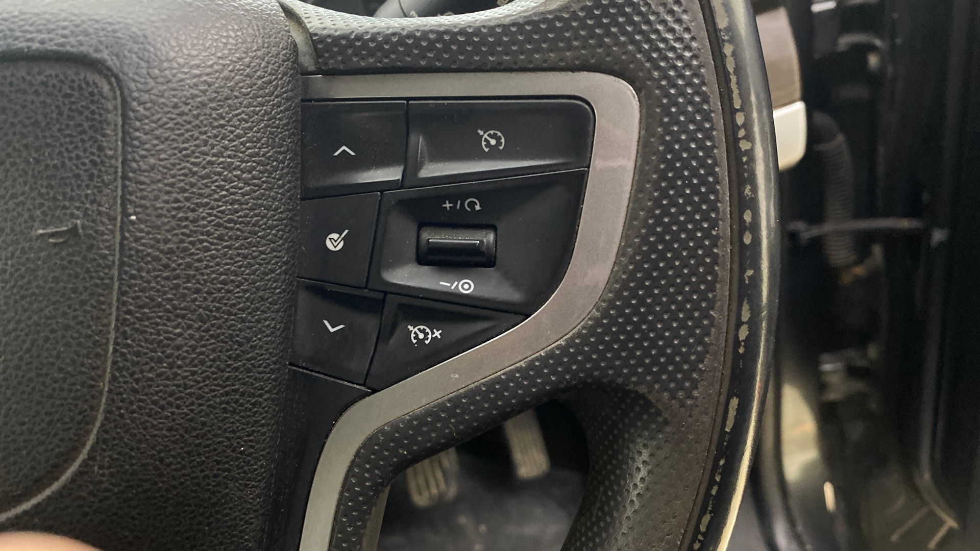 View 2022 Tata Harrier XE Image 3 Used 2022 Tata Harrier XE Image 3