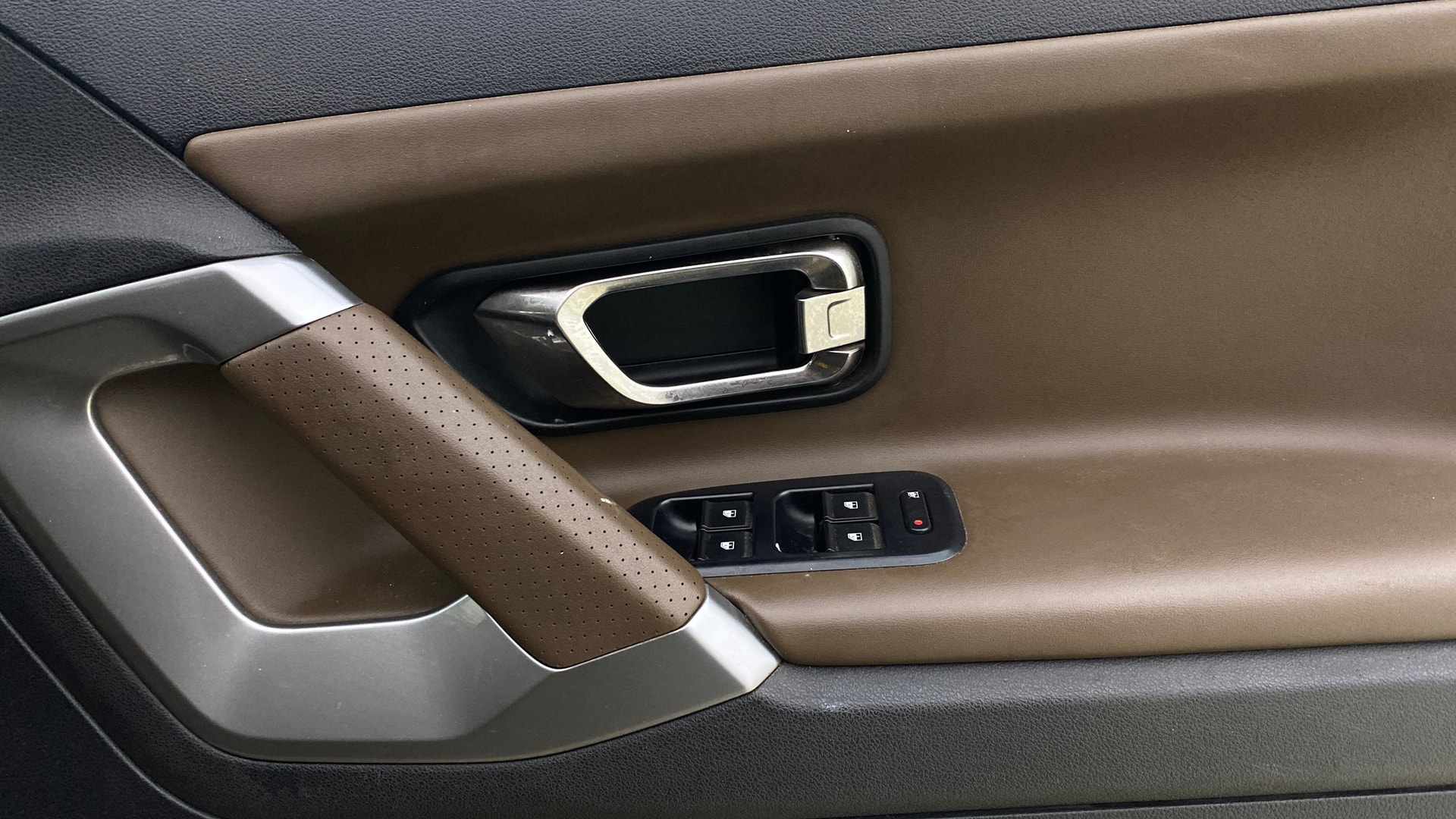 View 2022 Tata Harrier XE Image 39 Used 2022 Tata Harrier XE Image 39