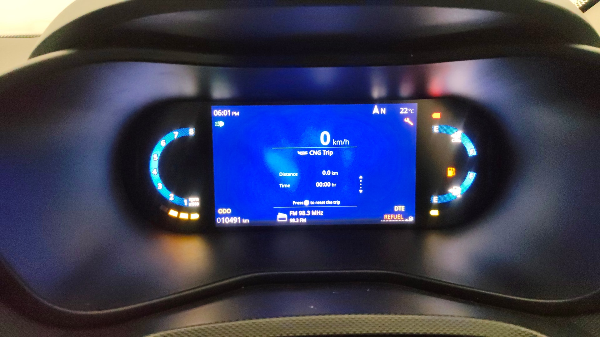 View 2024 Tata Nexon Creative Plus 1.2 iCNG Image 35 Used 2024 Tata Nexon Creative Plus 1.2 iCNG Image 35