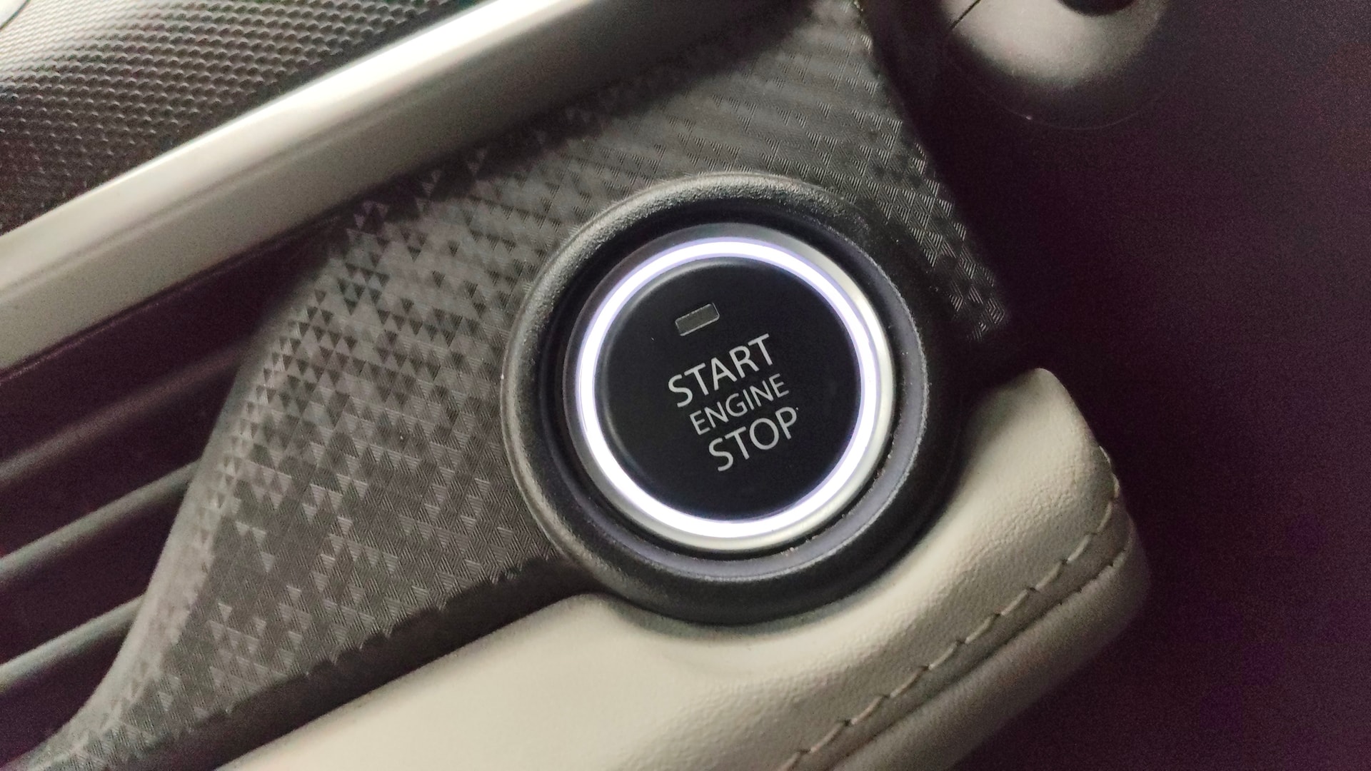 View 2024 Tata Nexon Creative Plus 1.2 iCNG Image 34 Used 2024 Tata Nexon Creative Plus 1.2 iCNG Image 34
