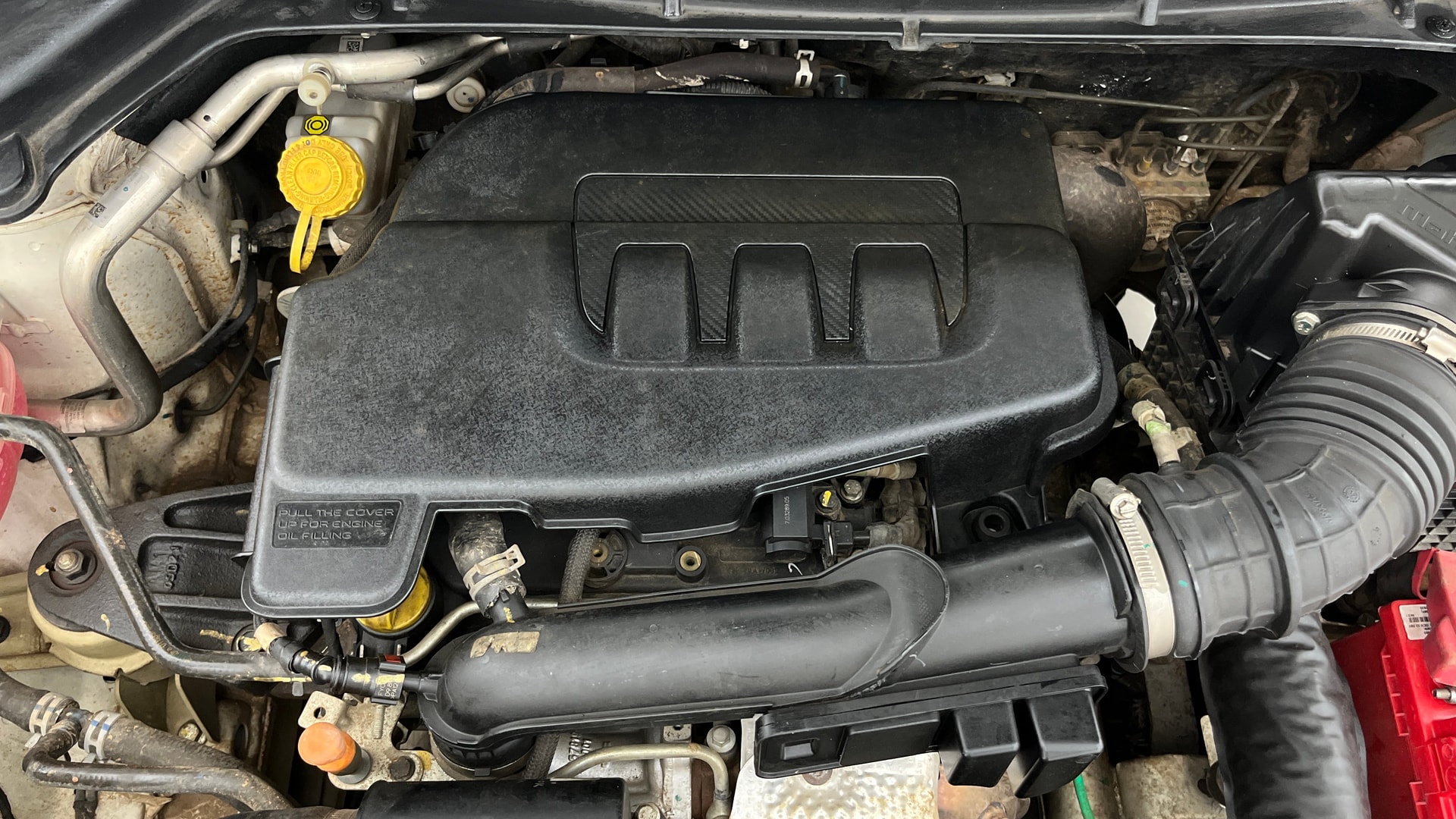 View 2021 Mahindra XUV300 W4 Petrol BS IV Image 43 Used 2021 Mahindra XUV300 W4 Petrol BS IV Image 43