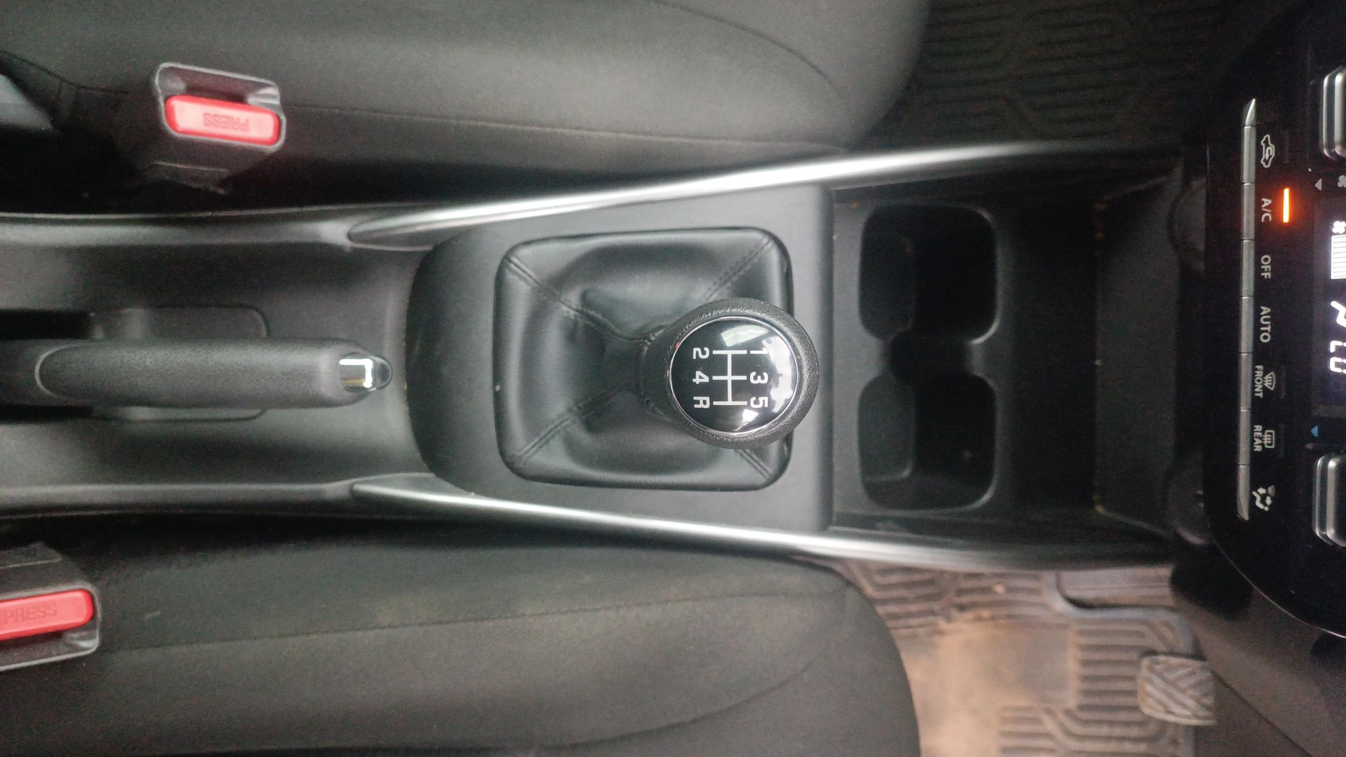 View 2022 Maruti Suzuki 1000 Base Variant Image 42 Used 2022 Maruti Suzuki 1000 Base Variant Image 42