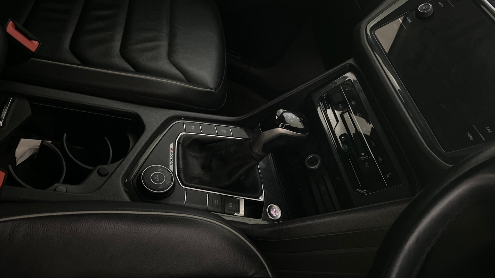 View 2022 Volkswagen Tiguan DSG 4MOTION Comfortline Image 40 Used 2022 Volkswagen Tiguan DSG 4MOTION Comfortline Image 40