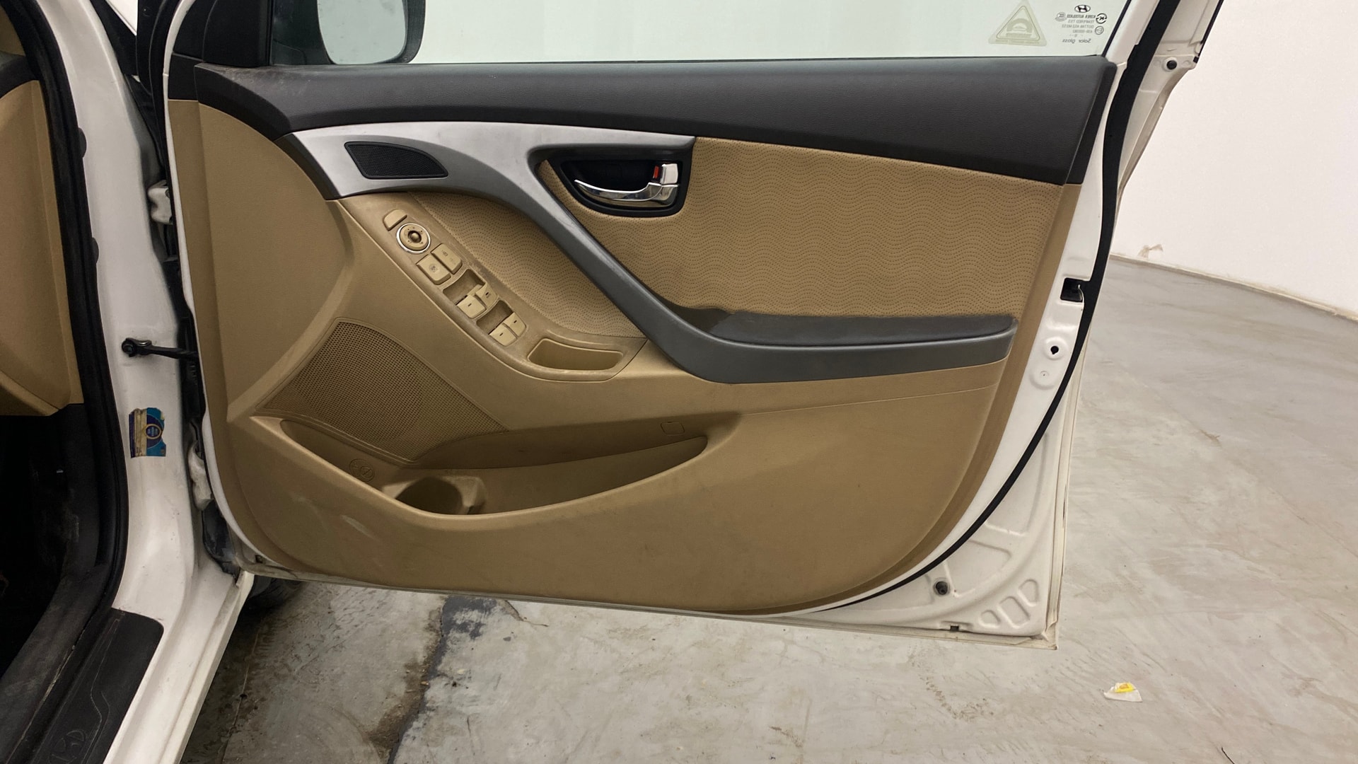 View 2013 Hyundai Elantra 1.6 CRDi S Image 34 Used 2013 Hyundai Elantra 1.6 CRDi S Image 34