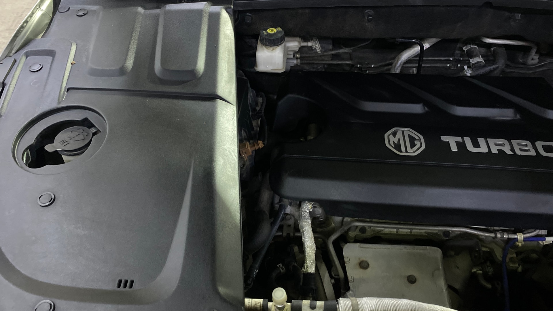 View 2020 MG Hector Sharp DCT Petrol Dual Tone Image 27 Used 2020 MG Hector Sharp DCT Petrol Dual Tone Image 27