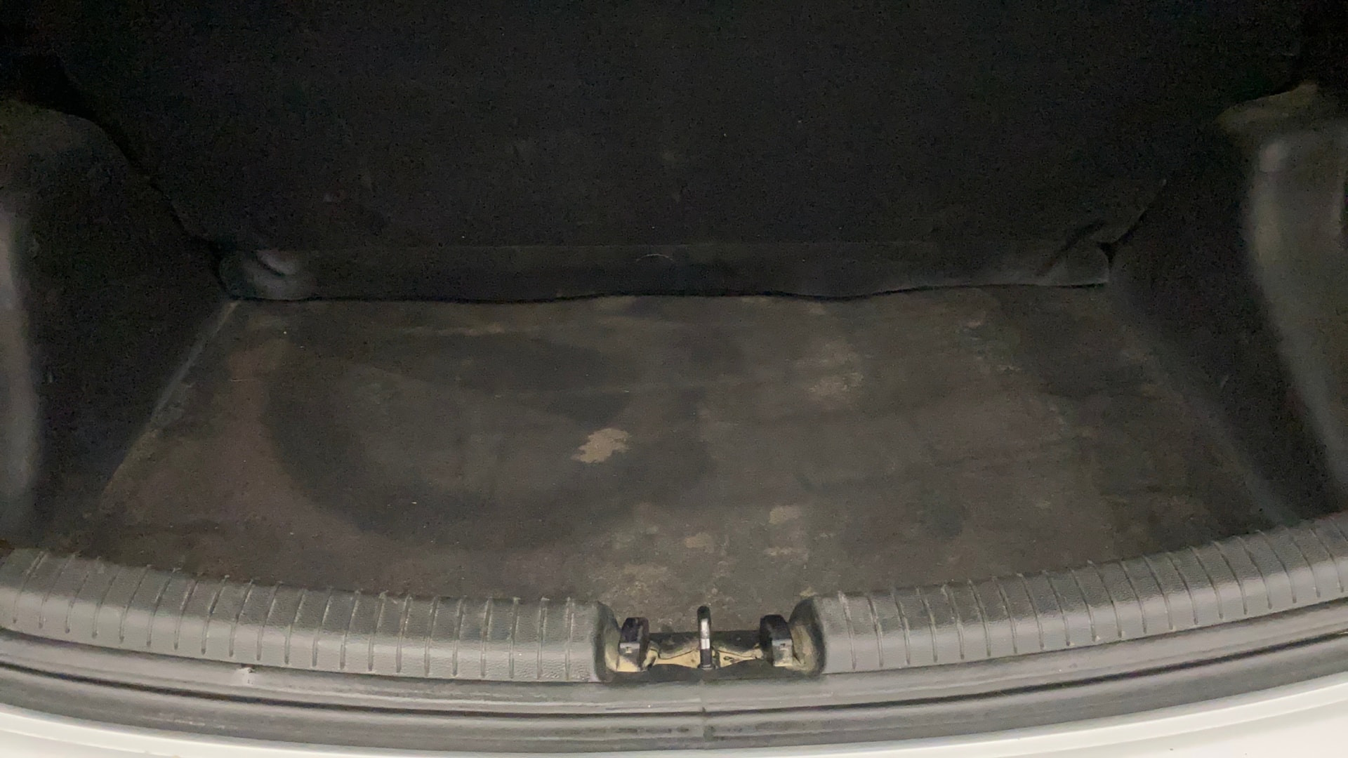 View 2019 Hyundai Grand i10 Sportz 1.2 Kappa Image 7 Used 2019 Hyundai Grand i10 Sportz 1.2 Kappa Image 7